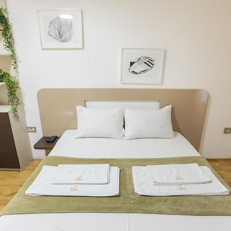 Ni 4 Rooms Apartments מראה חיצוני תמונה