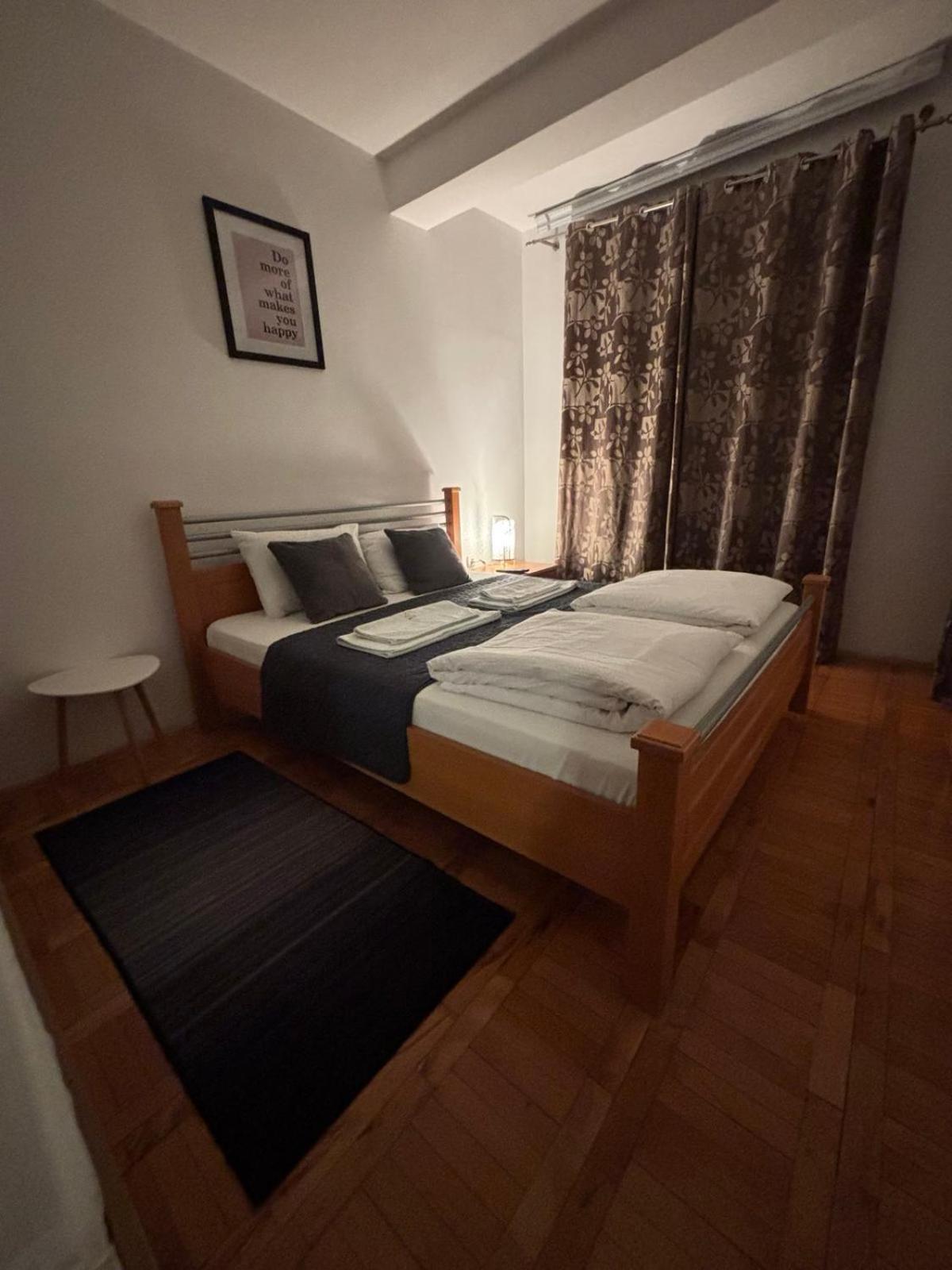 Ni 4 Rooms Apartments מראה חיצוני תמונה