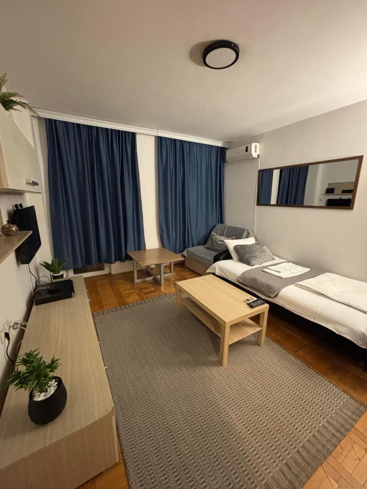 Ni 4 Rooms Apartments מראה חיצוני תמונה